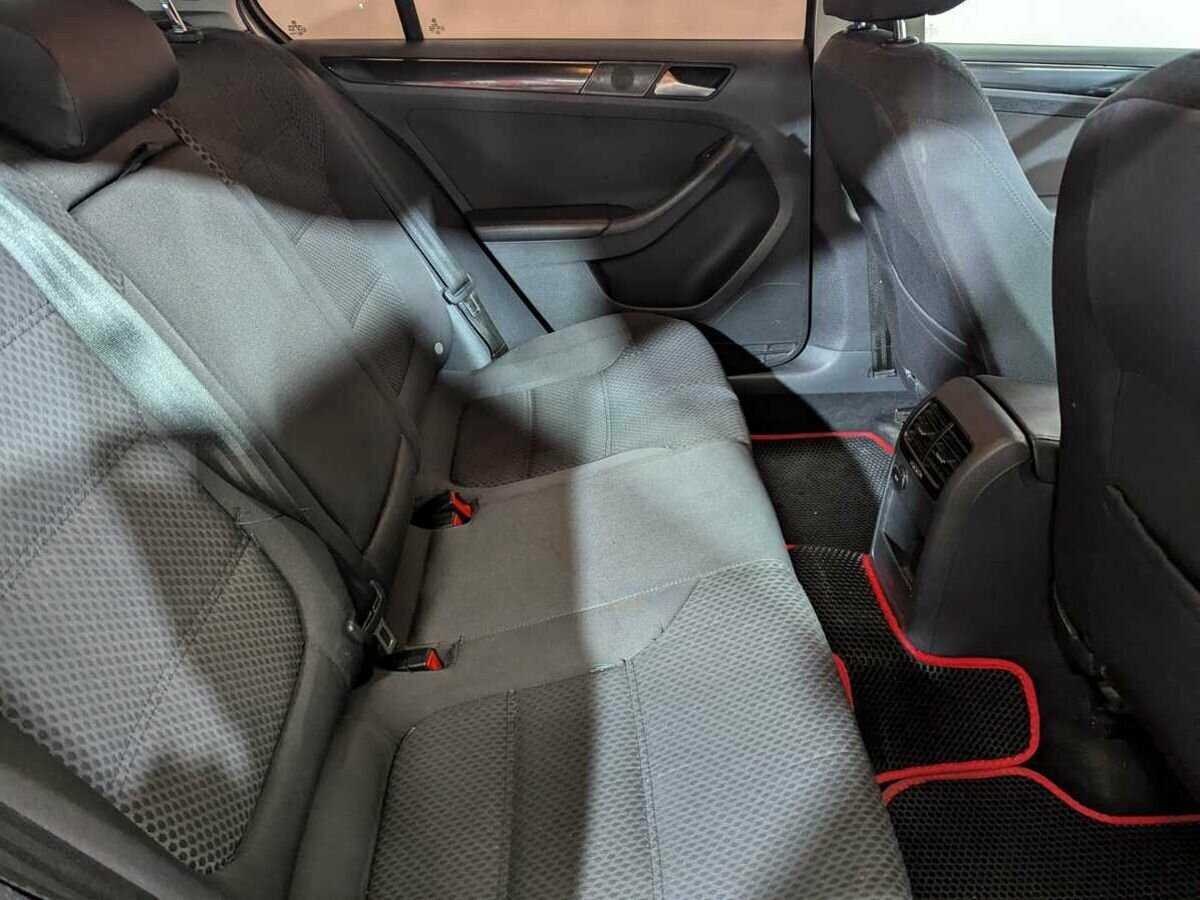 Volkswagen Jetta б/у, 2012, Механическая. Фото: #8