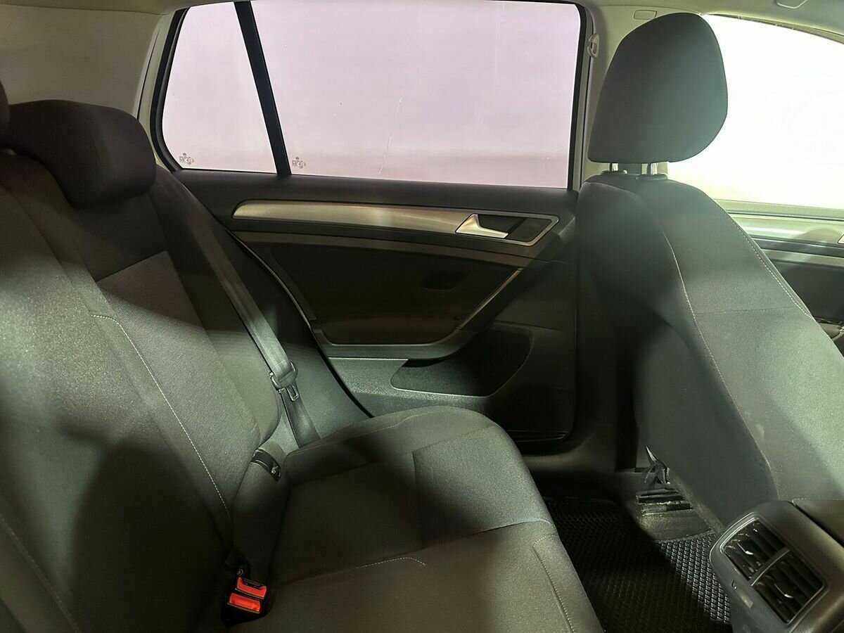 Volkswagen Golf б/у, 2013, Механическая. Фото: #10