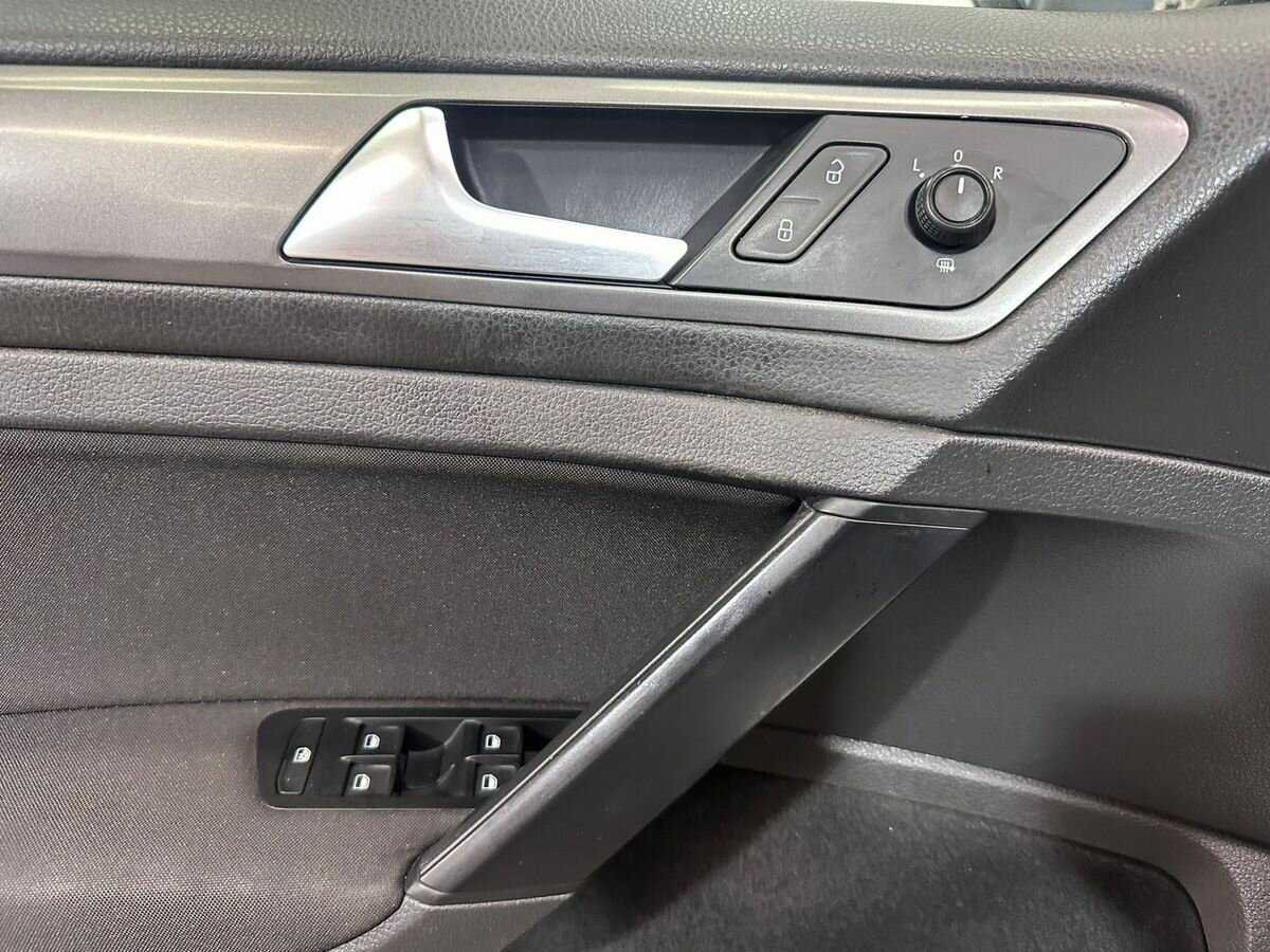 Volkswagen Golf б/у, 2013, Механическая. Фото: #13
