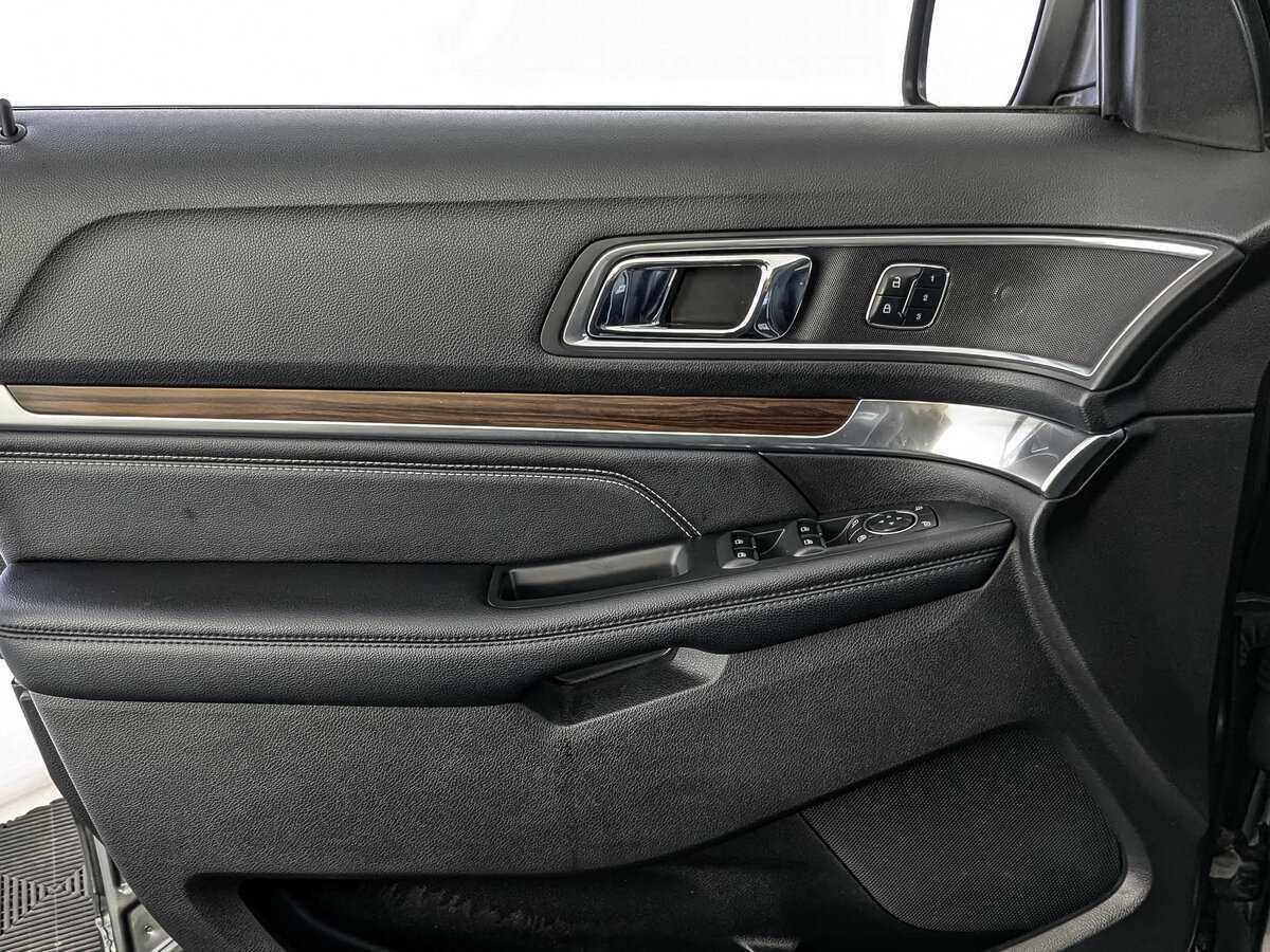 Ford Explorer б/у, 2017, Автоматическая. Фото: #13