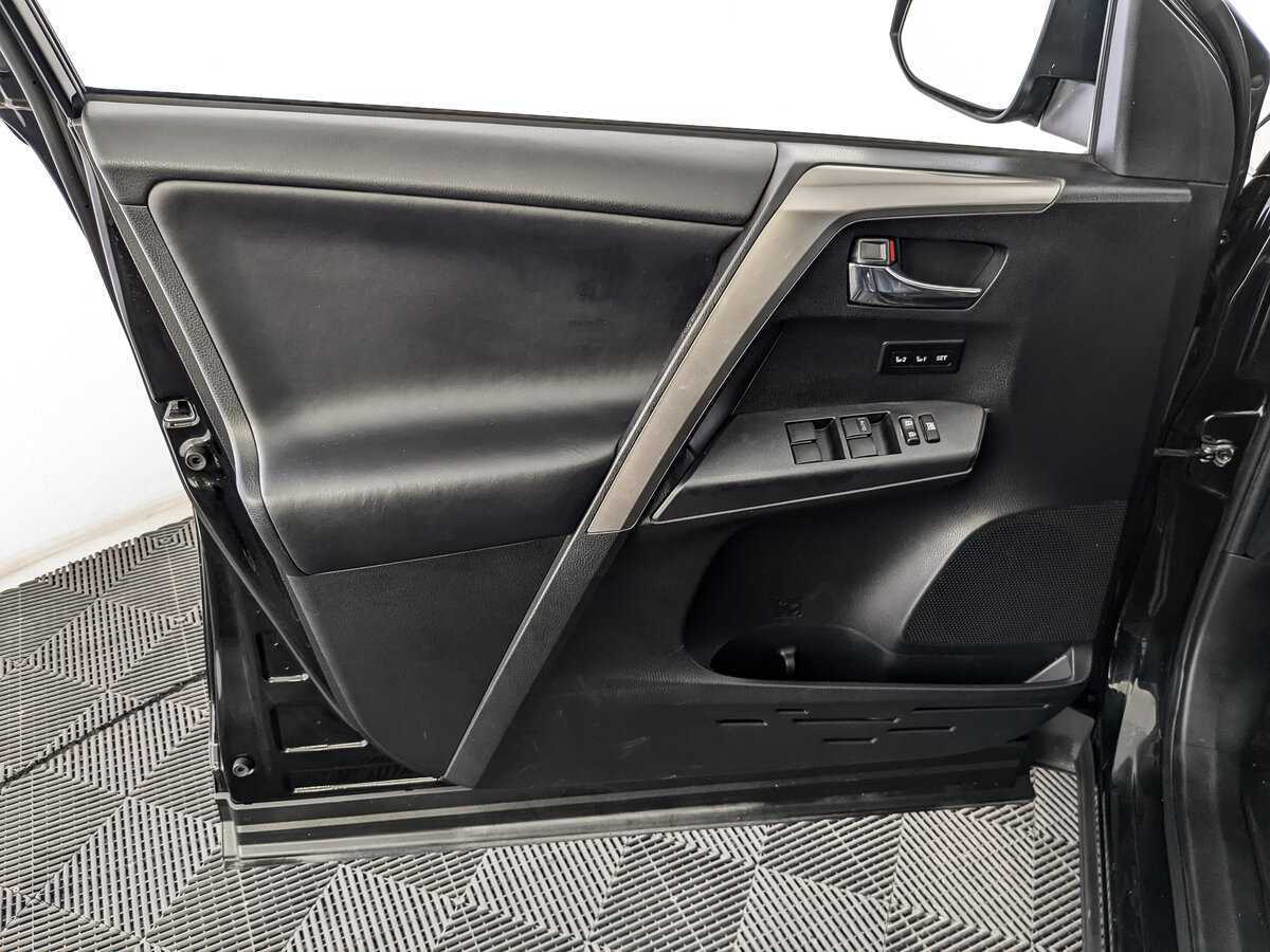 Тойота Рав4 б/у, 2017, Автоматическая. Фото: #14