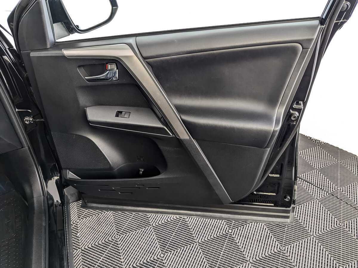 Тойота Рав4 б/у, 2017, Автоматическая. Фото: #20