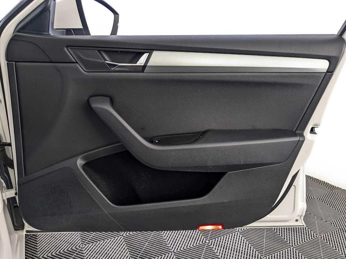 Skoda Superb б/у, 2017, Роботизированная. Фото: #19