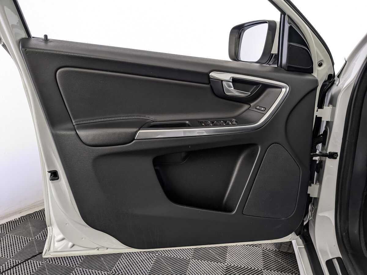 Volvo XC60 б/у, 2017, Автоматическая. Фото: #14