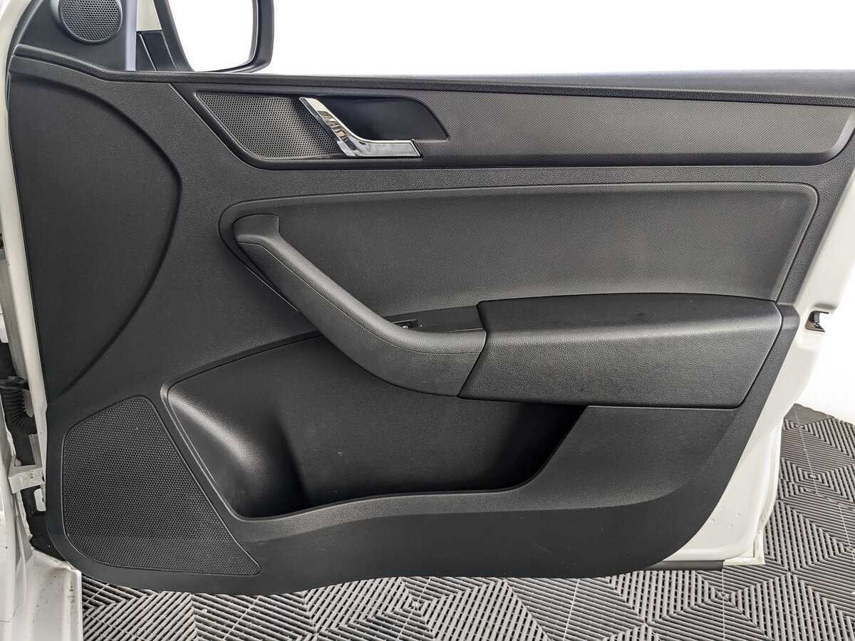 Шкода Рапид б/у, 2015, Роботизированная. Фото: #20