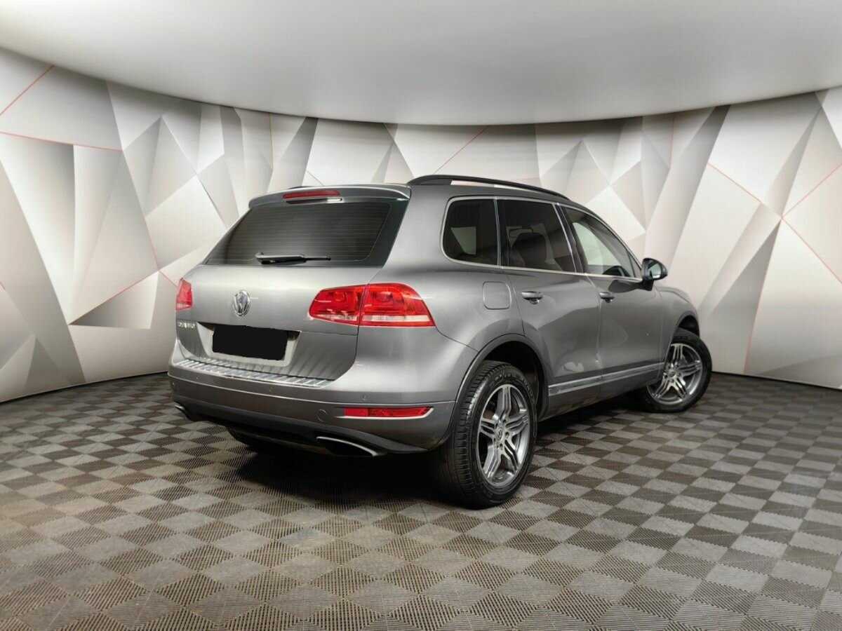 Volkswagen Touareg б/у, 2012, Автоматическая. Фото: #1