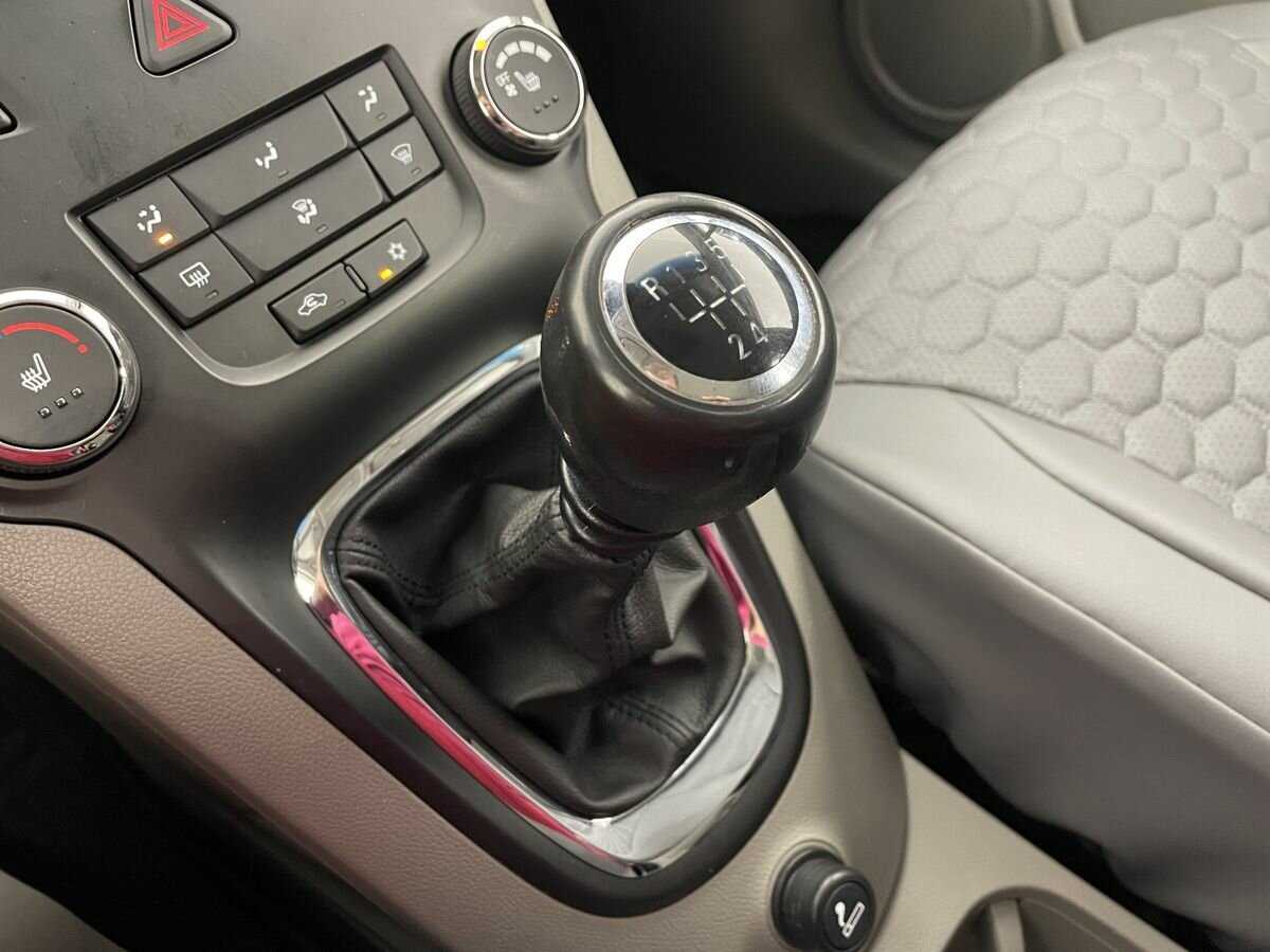 Шевроле Орландо б/у, 2012, Механическая. Фото: #12