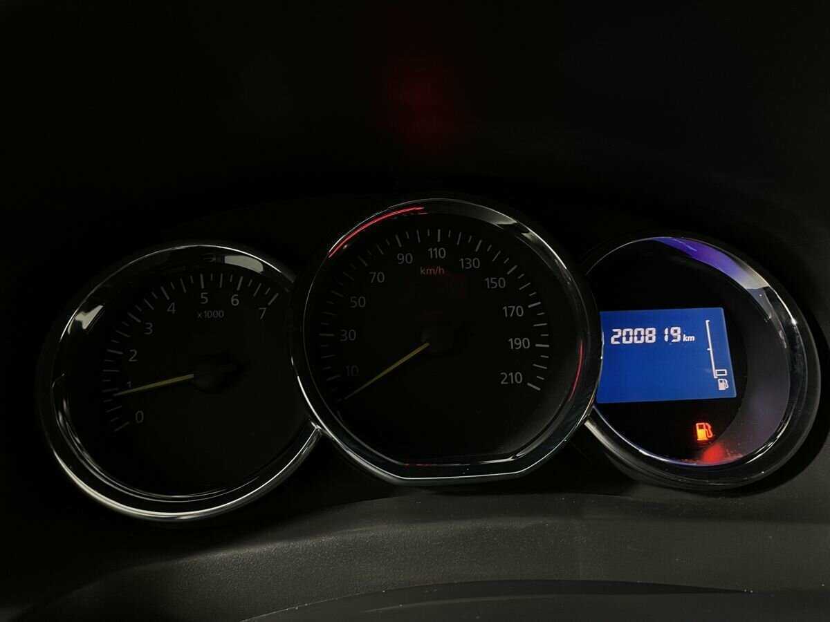 Рено Логан б/у, 2018, Механическая. Фото: #10