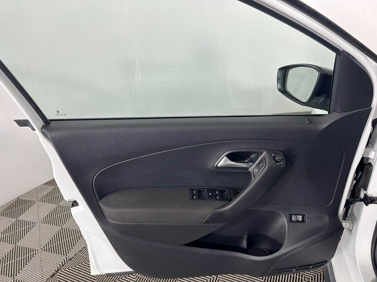 Фольксваген Поло б/у, 2018, Механическая. Фото: #7