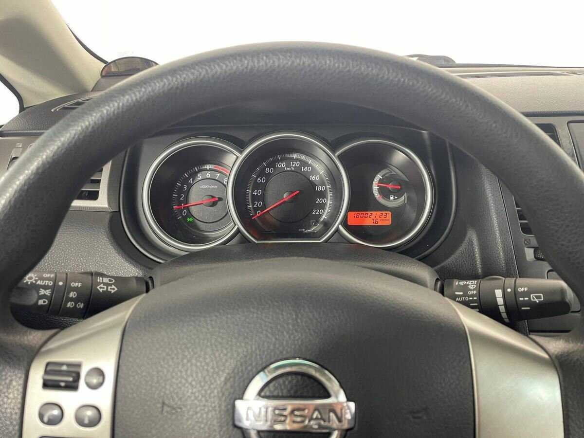 Ниссан Тиида б/у, 2013, Автоматическая. Фото: #10