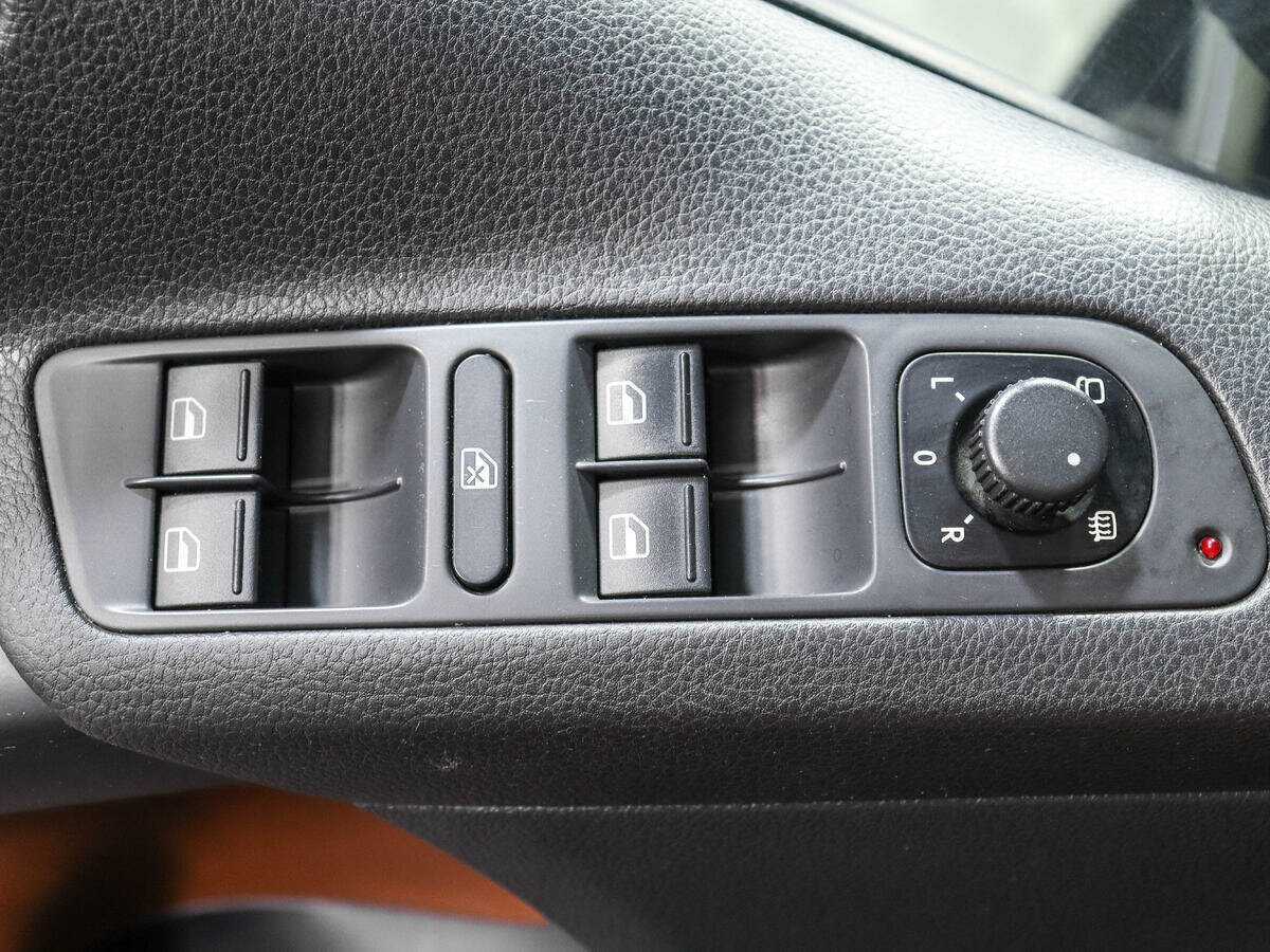 Volkswagen Tiguan б/у, 2013, Роботизированная. Фото: #12