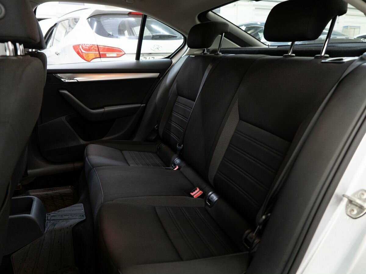 Шкода Октавия б/у, 2018, Роботизированная. Фото: #6