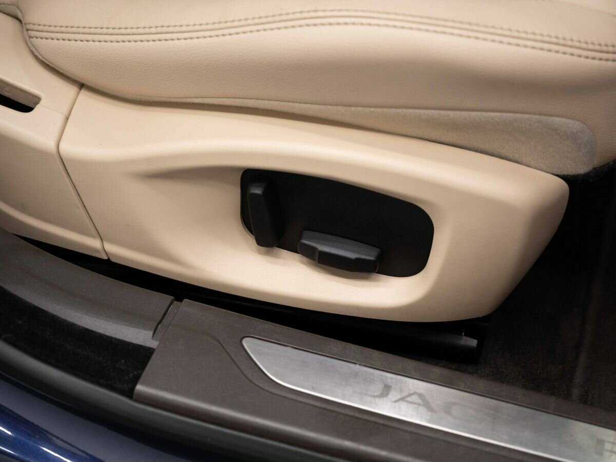 Jaguar XF б/у, 2017, Автоматическая. Фото: #14