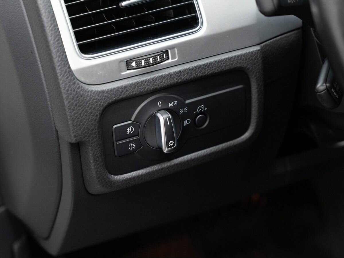 Volkswagen Touareg б/у, 2015, Автоматическая. Фото: #16