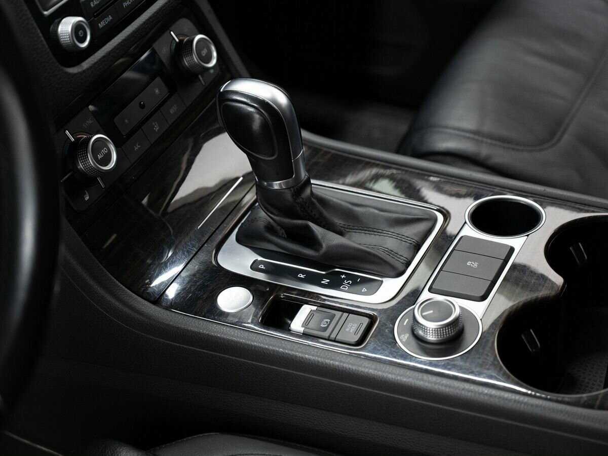 Volkswagen Touareg б/у, 2015, Автоматическая. Фото: #17
