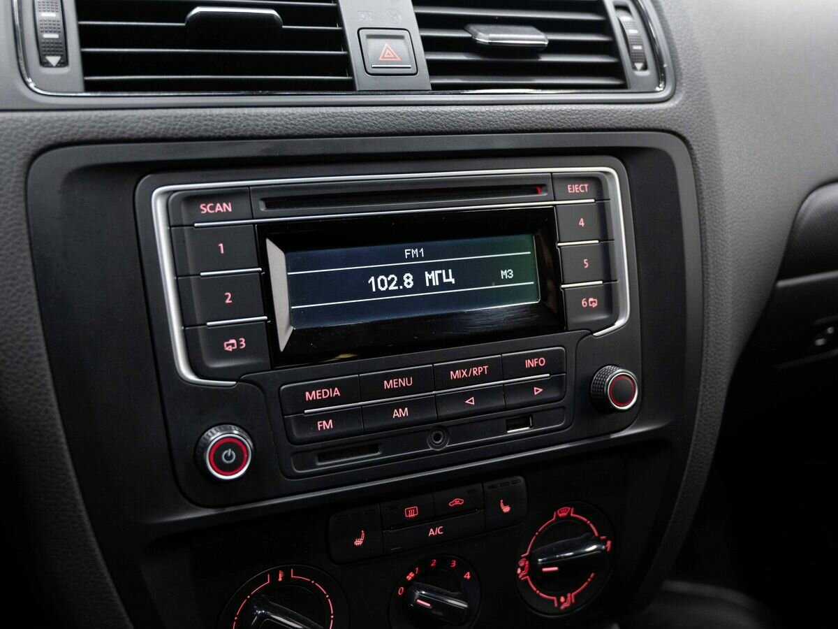 Volkswagen Jetta б/у, 2015, Автоматическая. Фото: #15