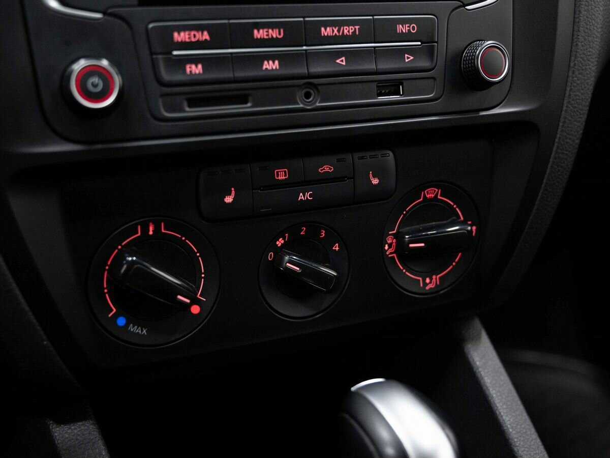 Volkswagen Jetta б/у, 2015, Автоматическая. Фото: #16