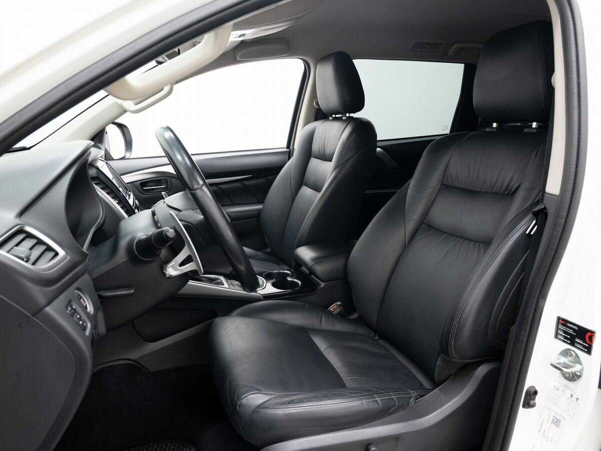 Митсубиши Паджеро Спорт б/у, 2017, Автоматическая. Фото: #7