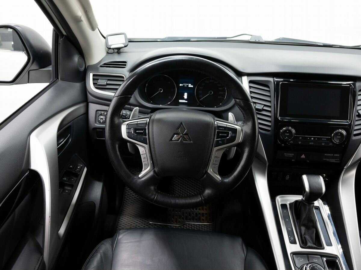 Митсубиши Паджеро Спорт б/у, 2017, Автоматическая. Фото: #13