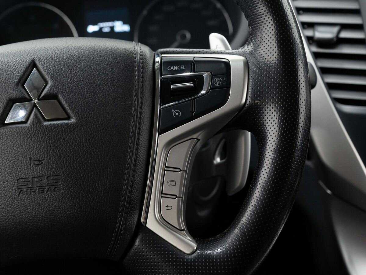 Митсубиши Паджеро Спорт б/у, 2017, Автоматическая. Фото: #15