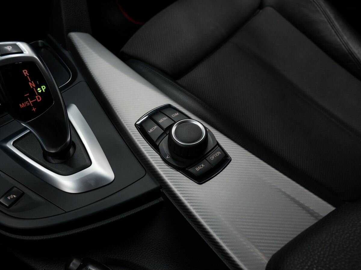 БМВ 3 серии б/у, 2017, Автоматическая. Фото: #17