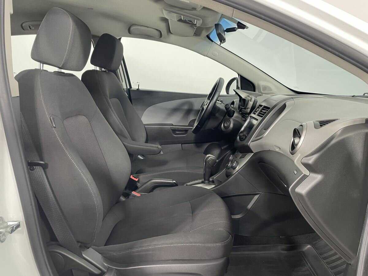 Шевроле Авео б/у, 2014, Автоматическая. Фото: #12