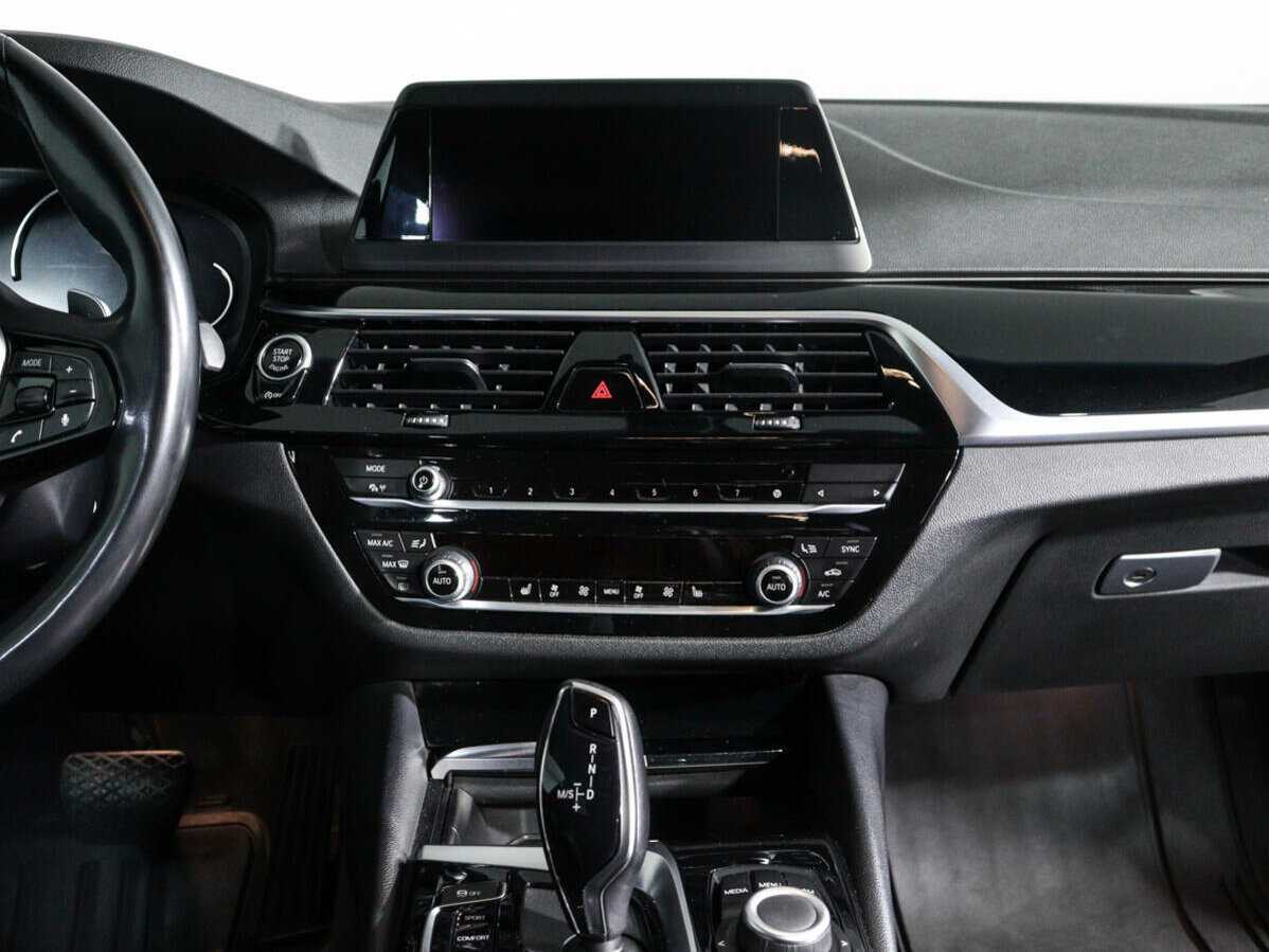 БМВ 5 серии б/у, 2019, Автоматическая. Фото: #10