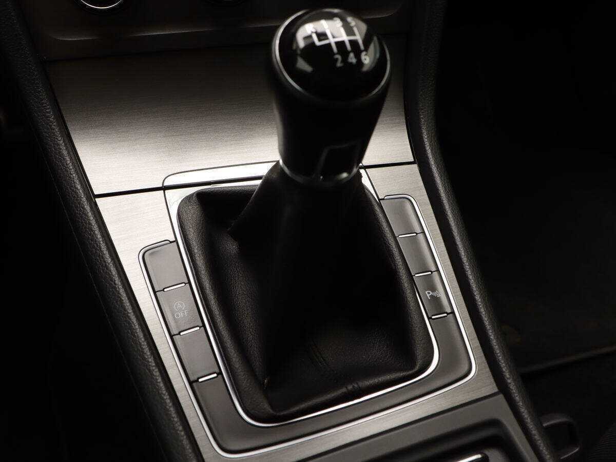 Volkswagen Golf б/у, 2013, Механическая. Фото: #15