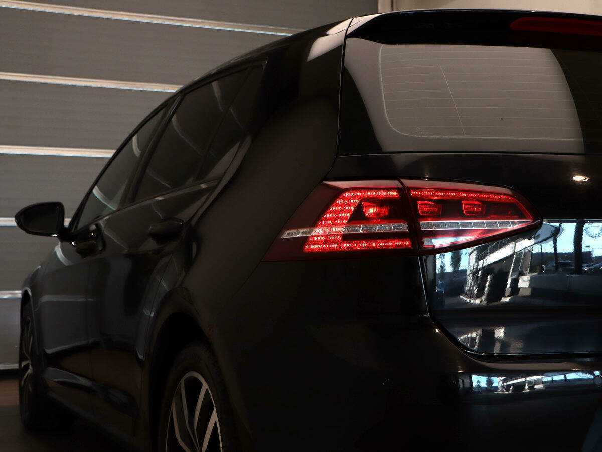 Volkswagen Golf б/у, 2013, Механическая. Фото: #23