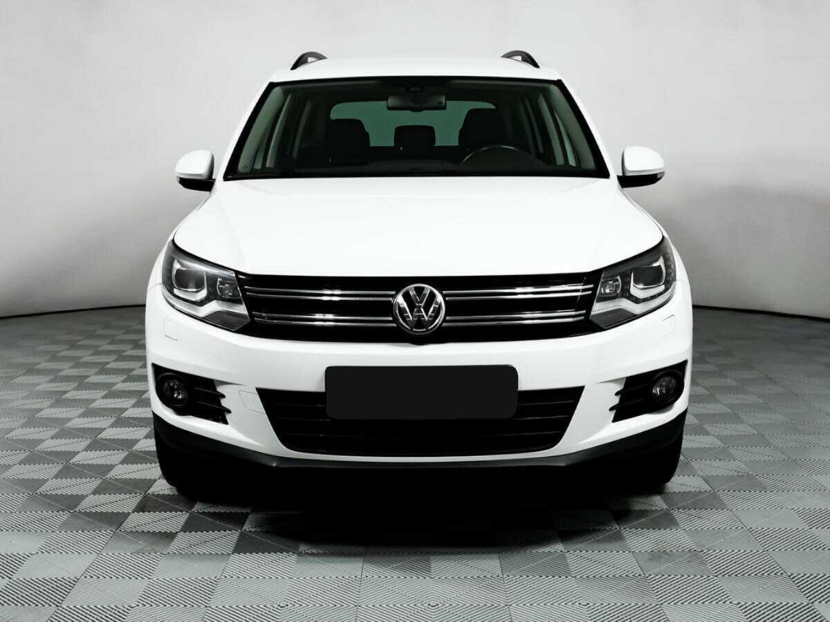 Volkswagen Tiguan б/у, 2016, Автоматическая. Фото: #1