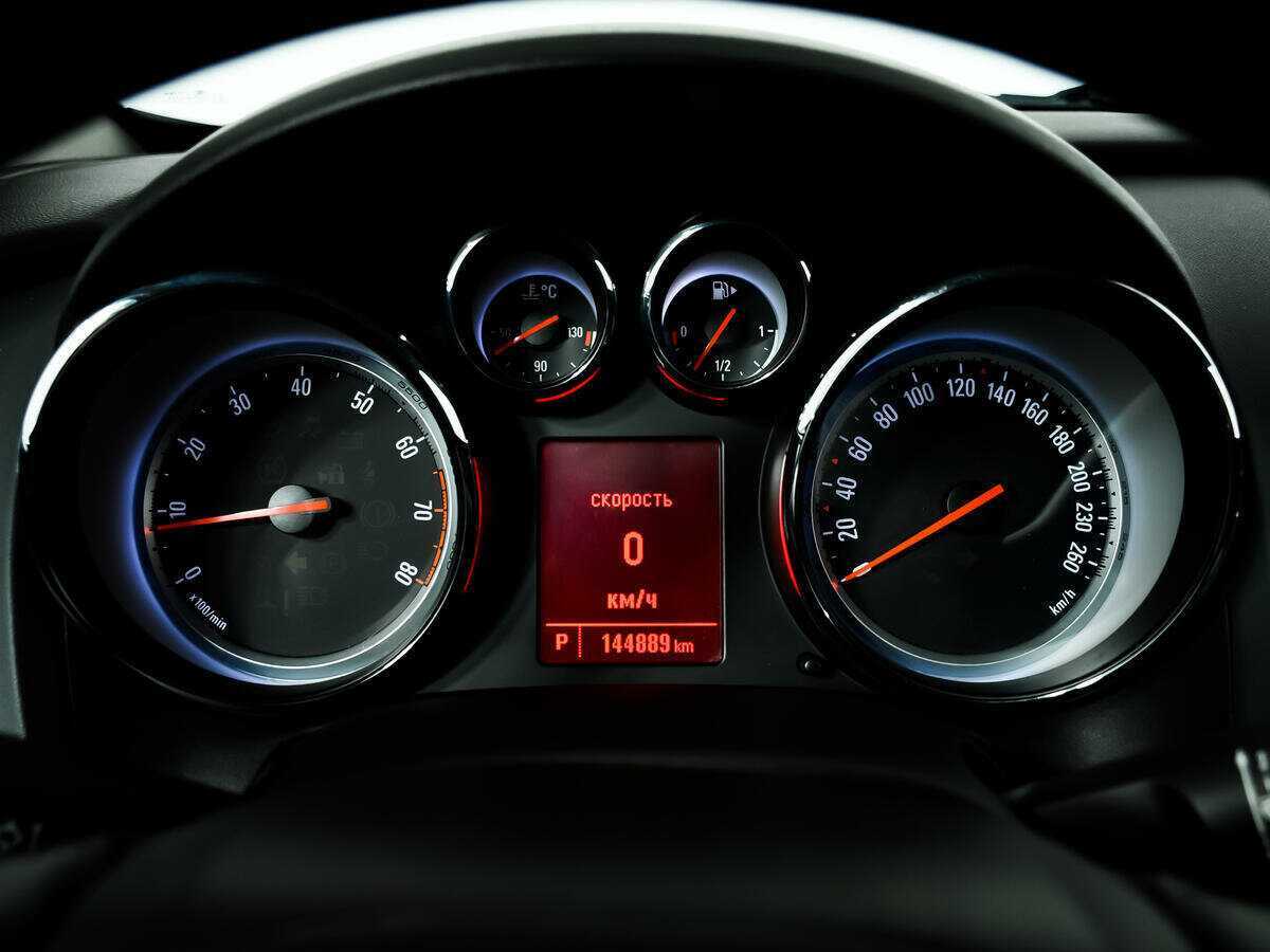 Опель Астра б/у, 2013, Автоматическая. Фото: #9