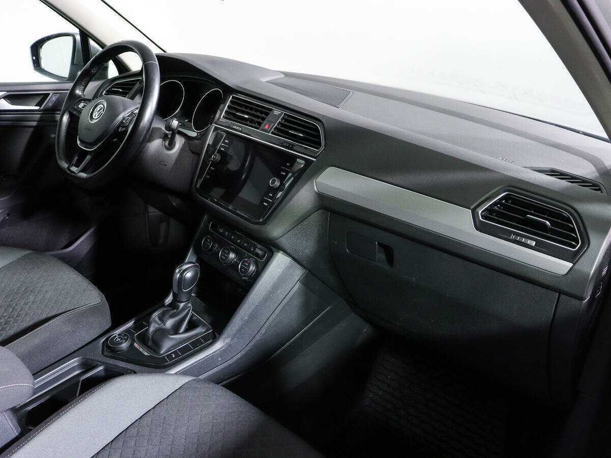 Volkswagen Tiguan б/у, 2020, Роботизированная. Фото: #6