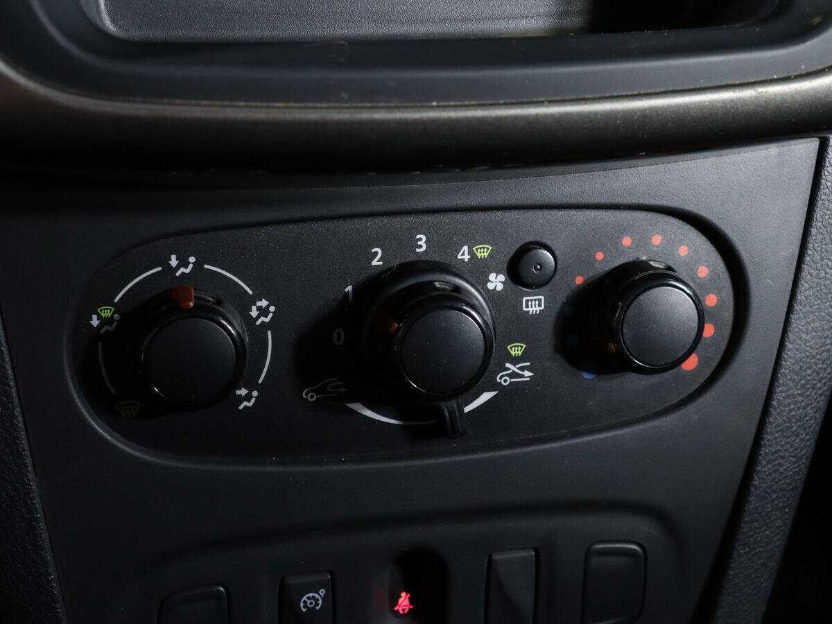 Рено Сандеро б/у, 2015, Механическая. Фото: #17