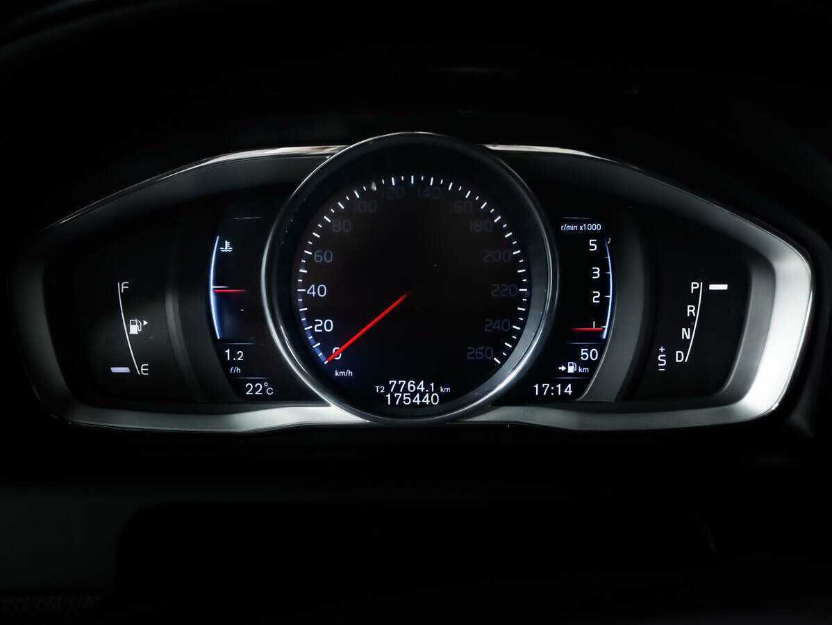 Вольво ИксЦ60 б/у, 2014, Автоматическая. Фото: #9