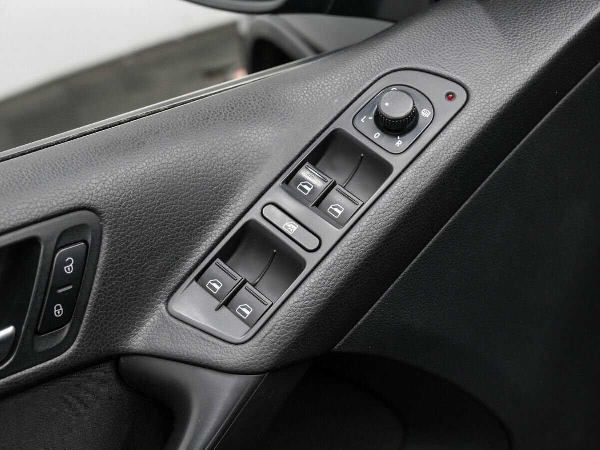 Volkswagen Tiguan б/у, 2013, Автоматическая. Фото: #15