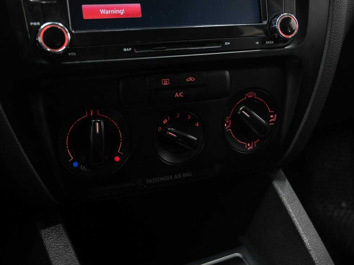 Volkswagen Jetta б/у, 2013, Автоматическая. Фото: #16