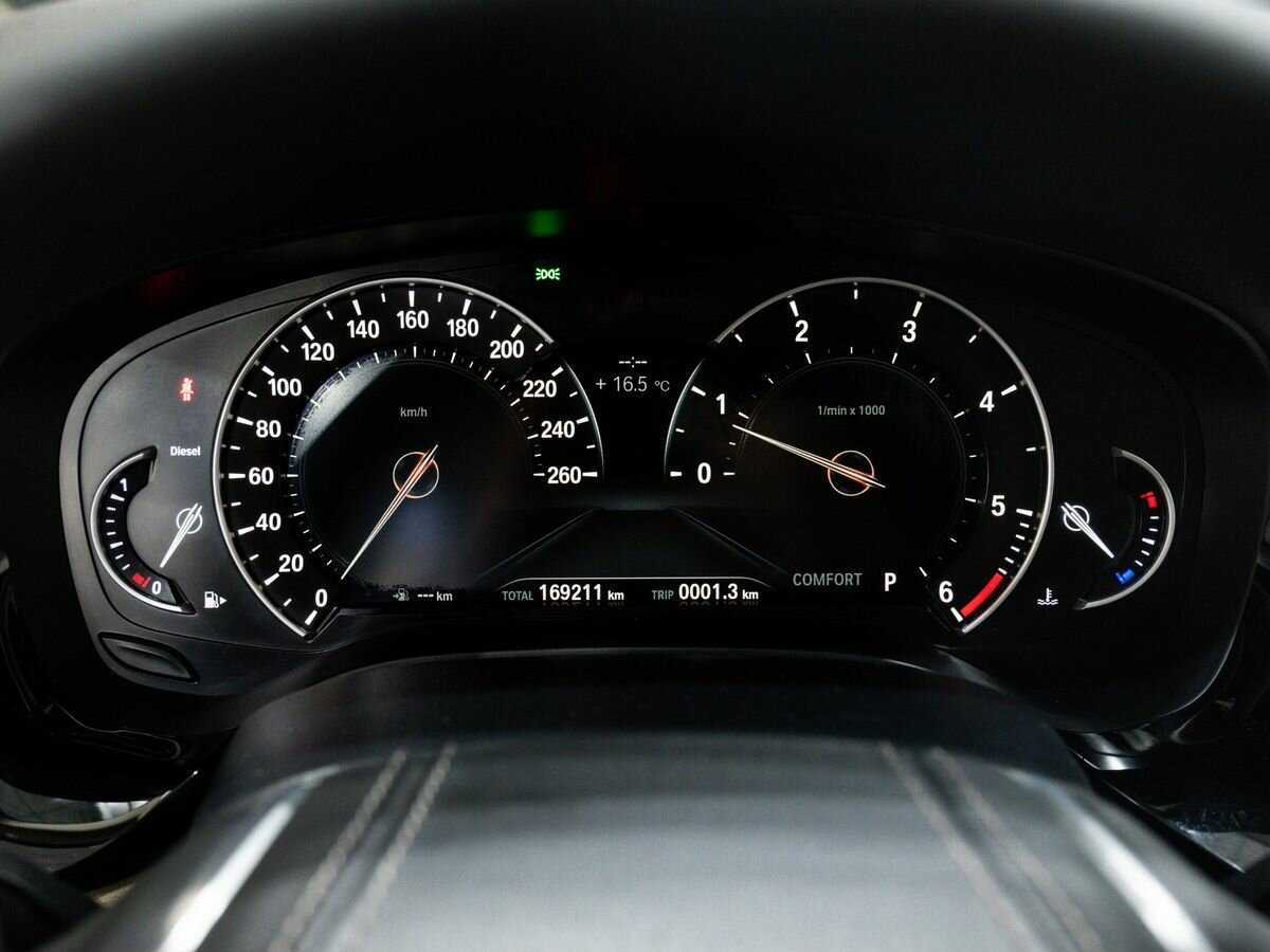 БМВ 5 серии б/у, 2017, Автоматическая. Фото: #17