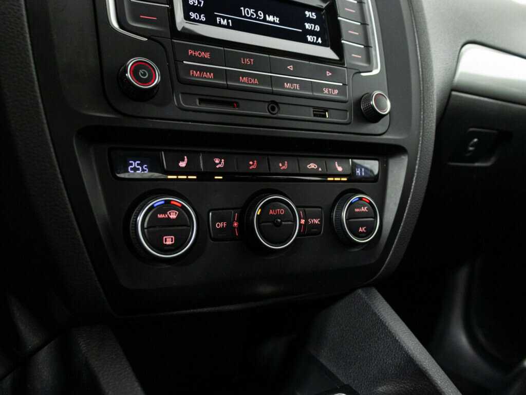 Volkswagen Jetta б/у, 2016, Механическая. Фото: #15