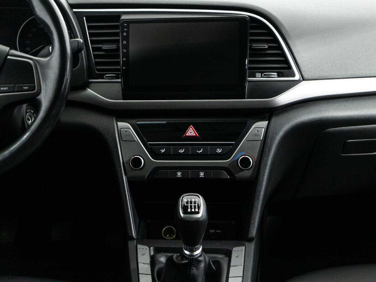 Hyundai Elantra б/у, 2017, Механическая. Фото: #13