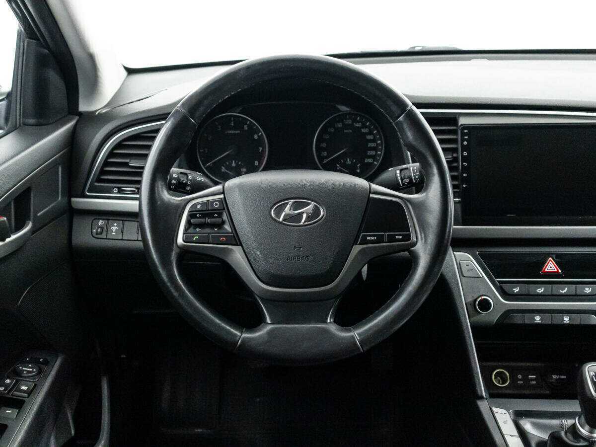 Hyundai Elantra б/у, 2017, Механическая. Фото: #17
