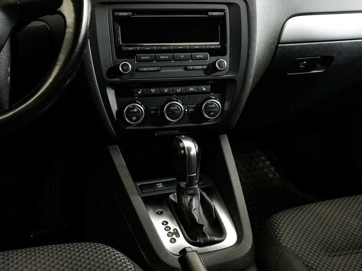 Volkswagen Jetta б/у, 2012, Автоматическая. Фото: #9