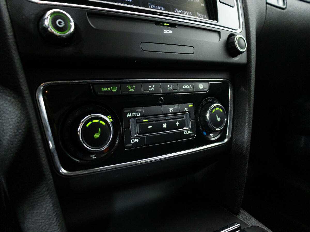 Skoda Superb б/у, 2012, Автоматическая. Фото: #15