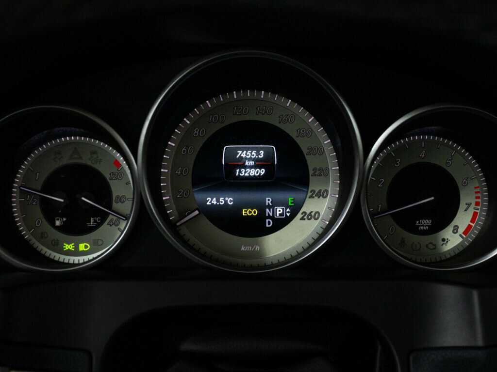 Мерседес-Бенц Е-Класс б/у, 2015, Автоматическая. Фото: #11