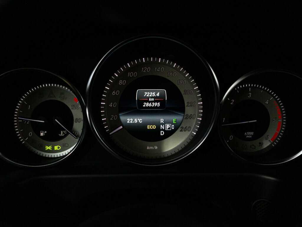 Мерседес-Бенц Е-Класс б/у, 2014, Автоматическая. Фото: #11