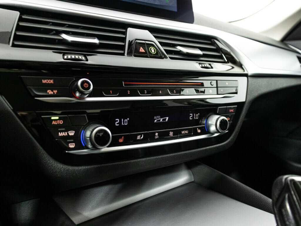 БМВ 5 серии б/у, 2018, Автоматическая. Фото: #17