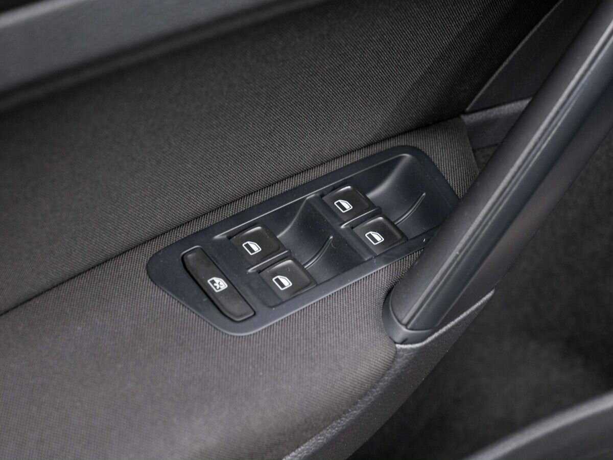 Volkswagen Golf б/у, 2013, Роботизированная. Фото: #17