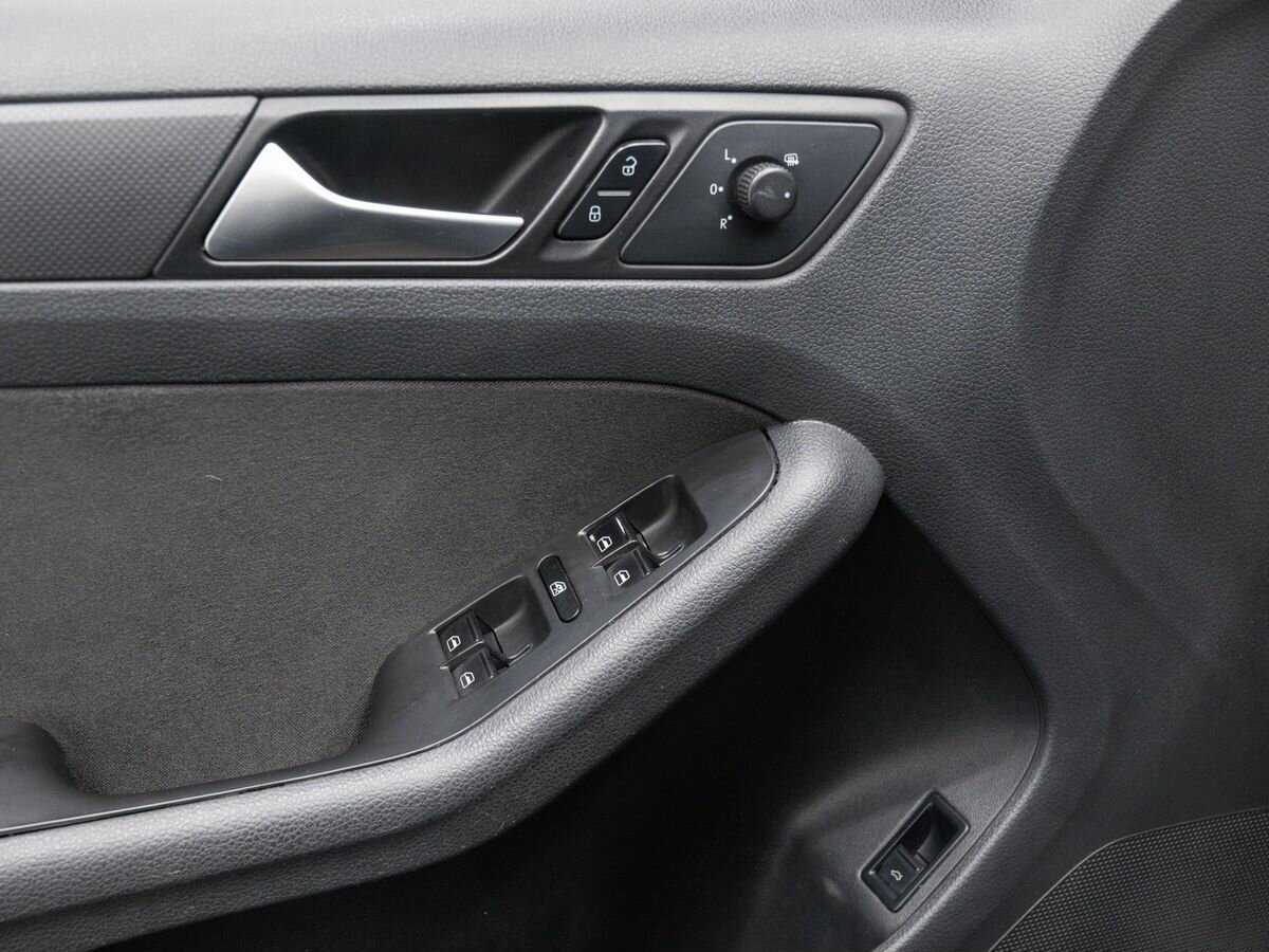 Volkswagen Jetta б/у, 2013, Механическая. Фото: #14