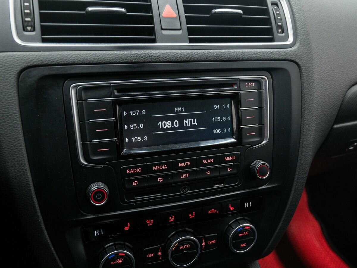 Volkswagen Jetta б/у, 2013, Механическая. Фото: #18