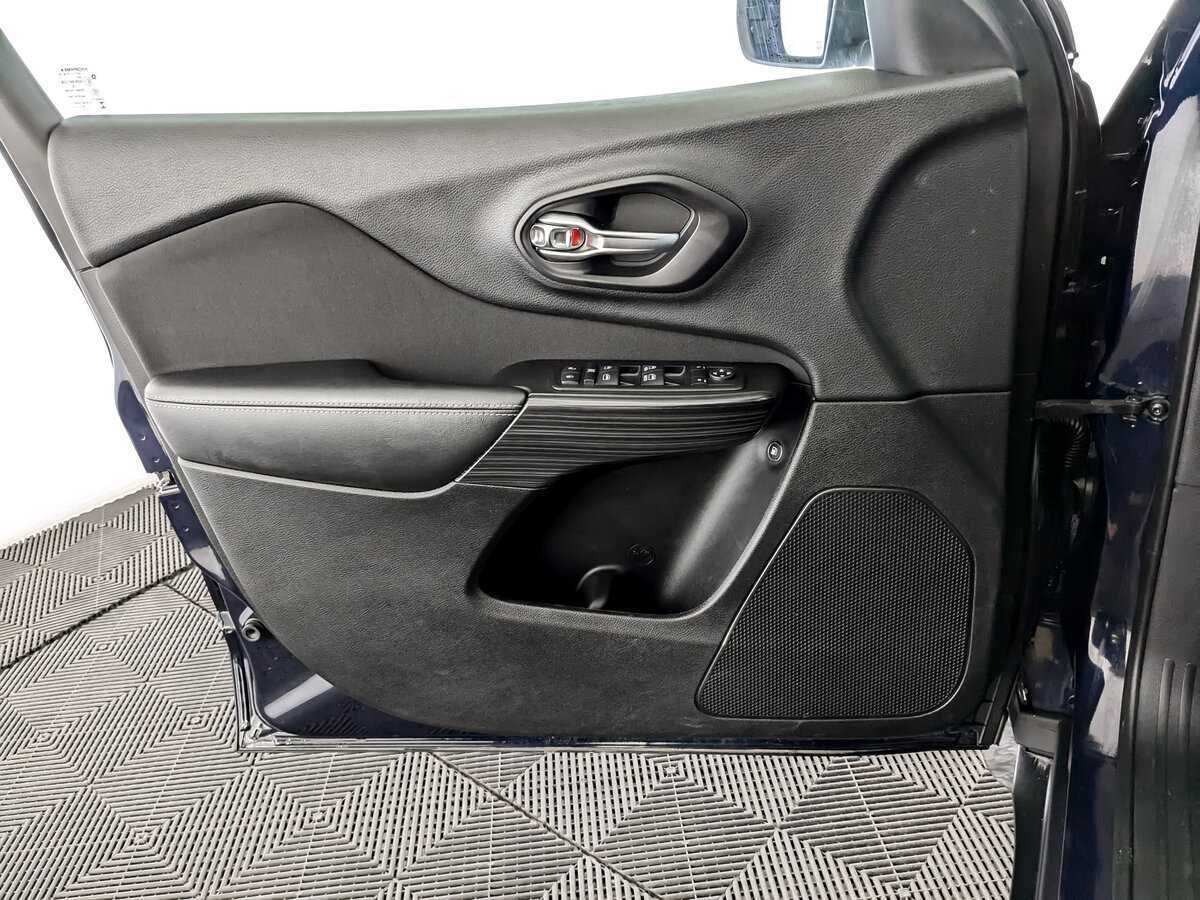 Jeep Cherokee б/у, 2014, Автоматическая. Фото: #18