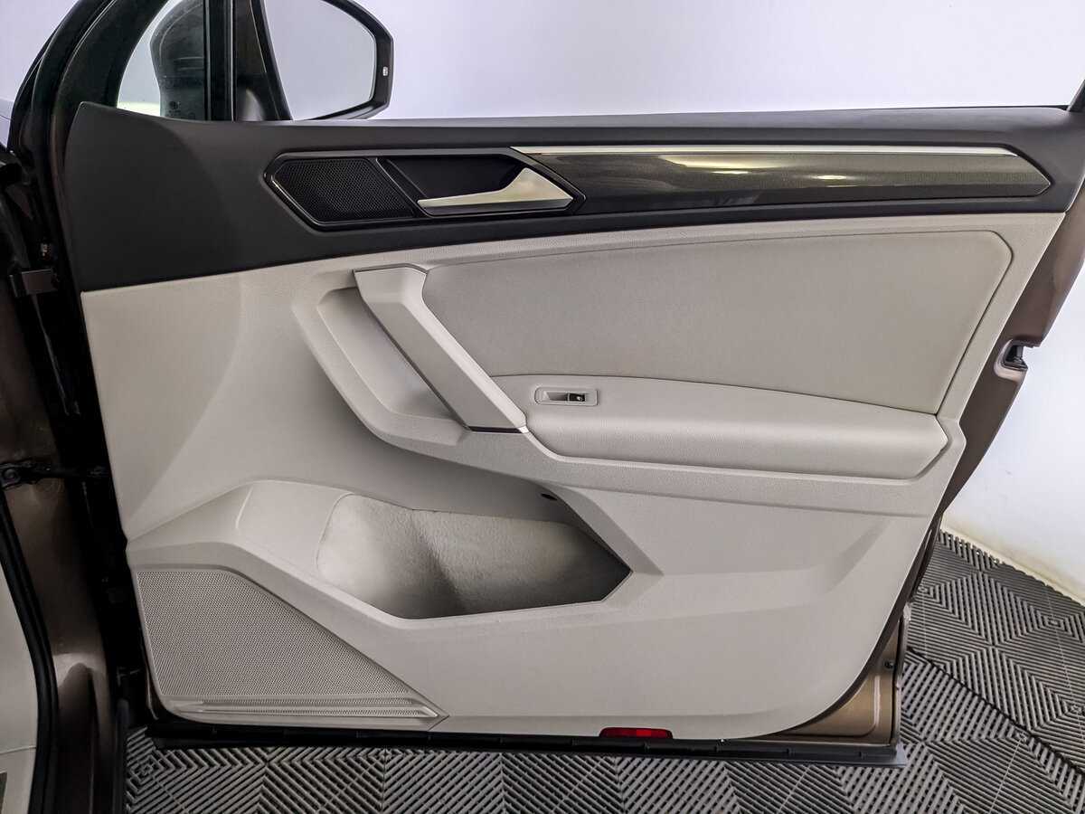 Volkswagen Tiguan б/у, 2017, Роботизированная. Фото: #23